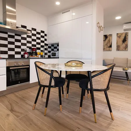 Charming Seaside In Barceloneta, Renovated With Stunning Sea Views Apartment *
