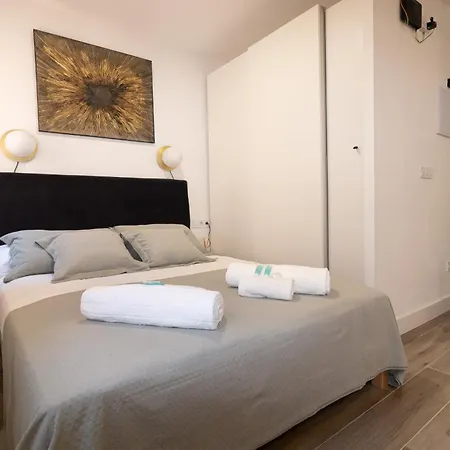Charming Seaside In Barceloneta, Renovated With Stunning Sea Views 아파트 *